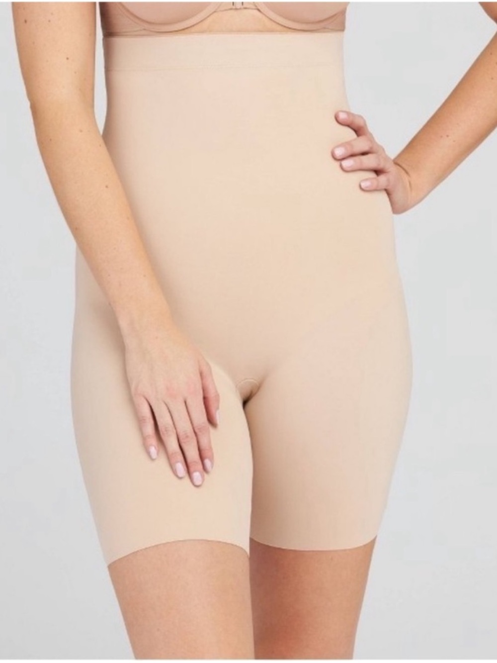 NWT Assests Spanx shaping high-waisted mid-thigh nude shorts shapewear small